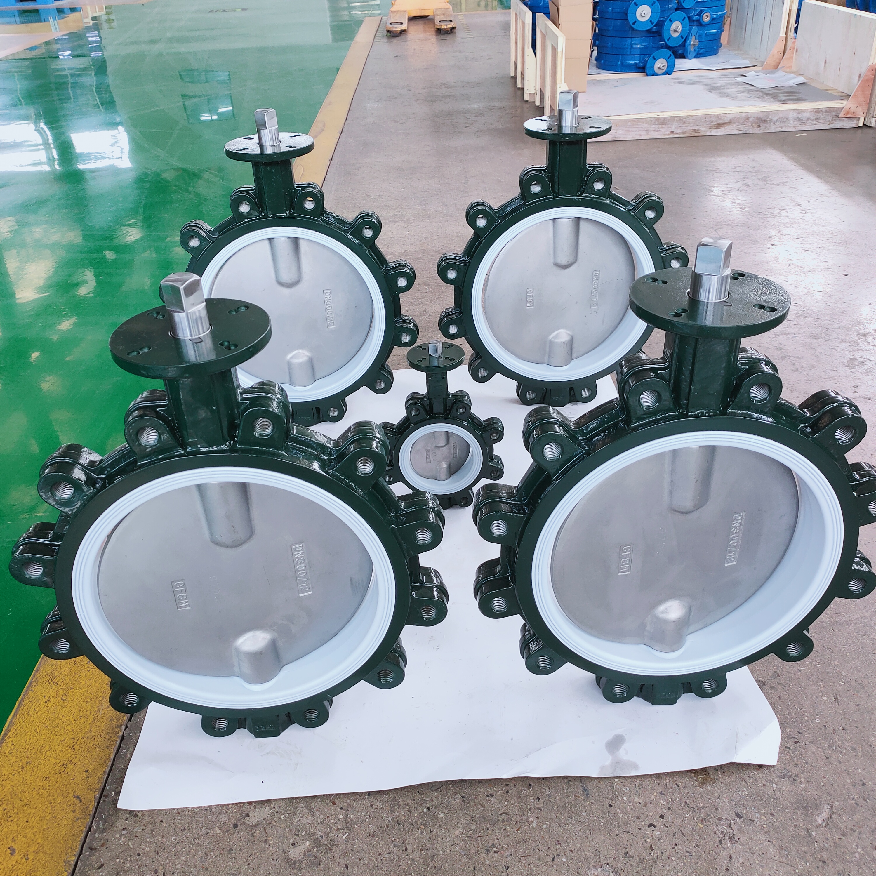 Lug center-line butterfly valve